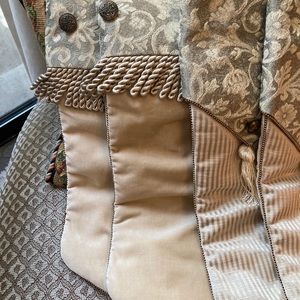 4 Christmas stockings tapestry& velvet